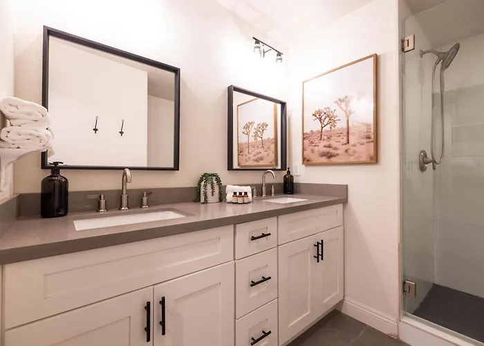 East Laurel Holiday home *